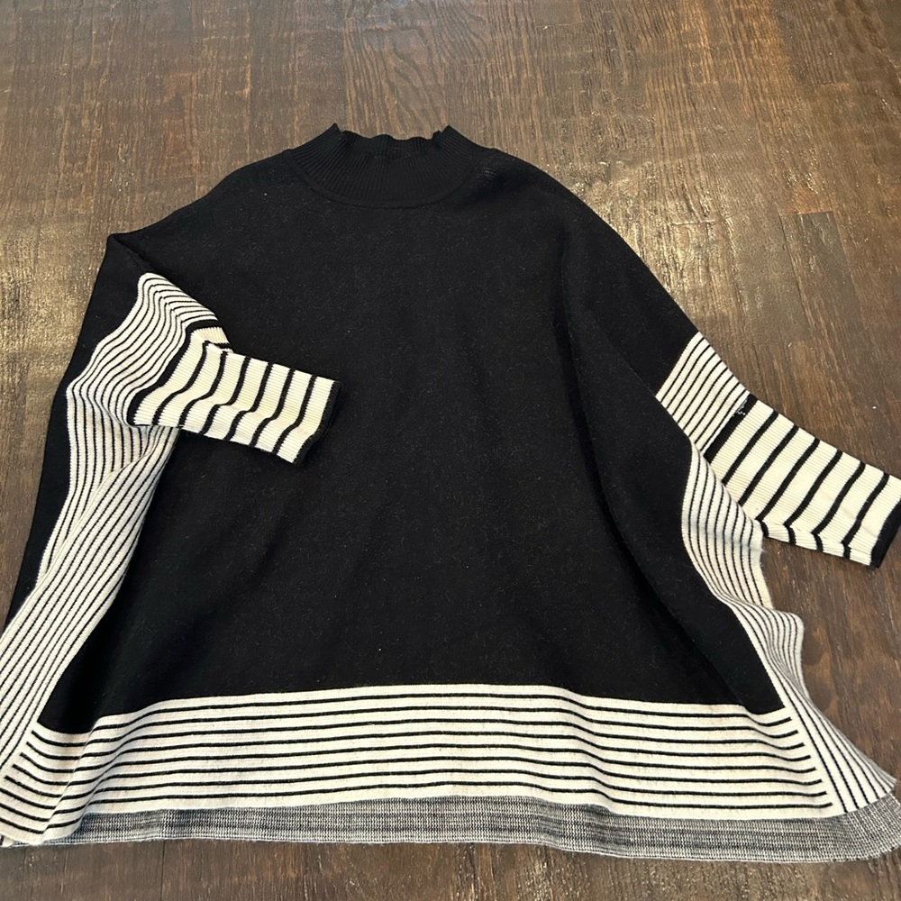 Selene L
One Size
Black And Off White